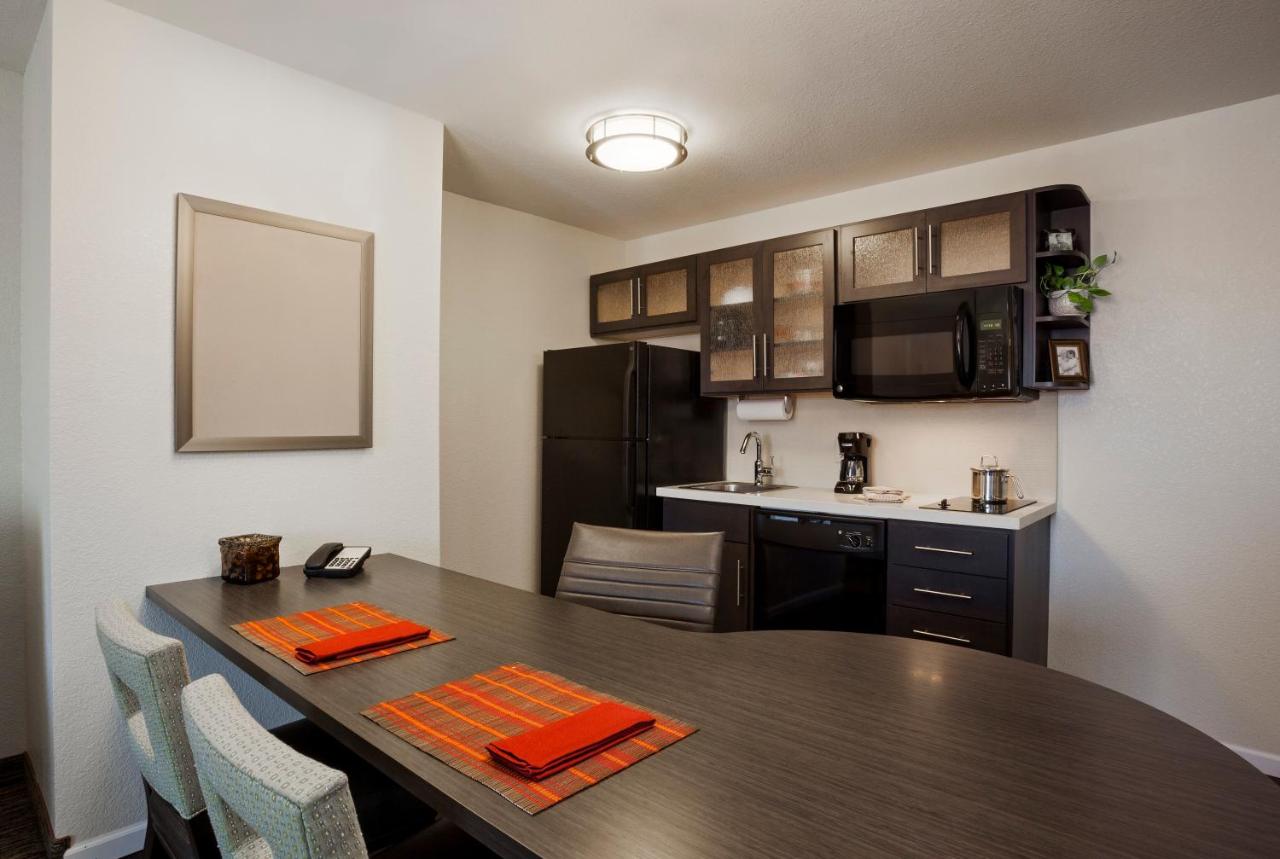 One-Bedroom Queen Suite - Disability Access/Non-Smoking at Candlewood Suites Austin-Round Rock by IHG