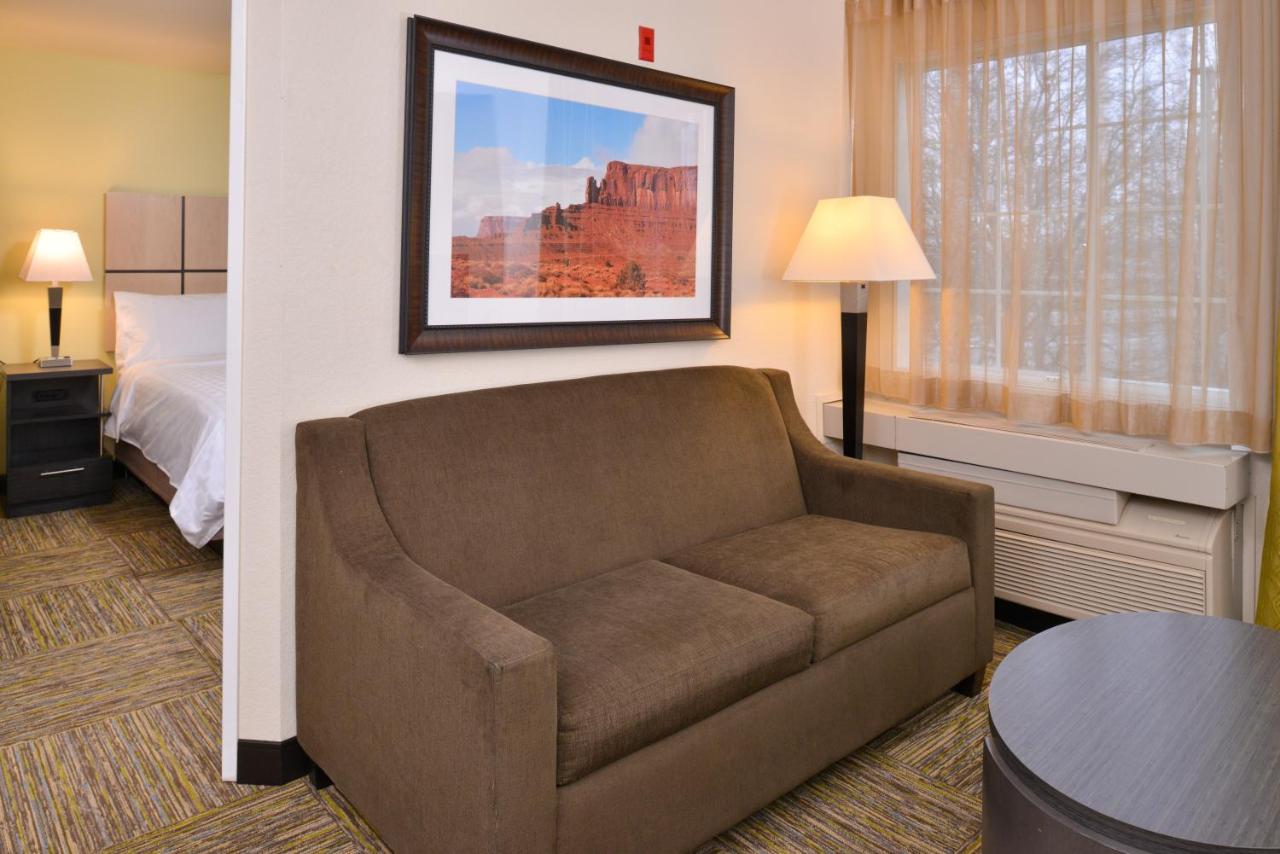 Queen Studio - Disability Access/Non-Smoking at Candlewood Suites Austin-Round Rock by IHG