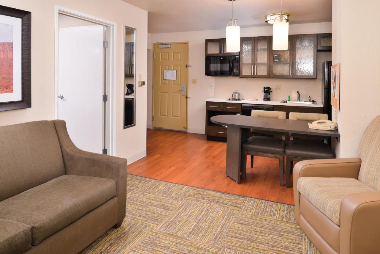 One-Bedroom Queen Suite - Disability Access/Non-Smoking at Candlewood Suites Austin-Round Rock by IHG
