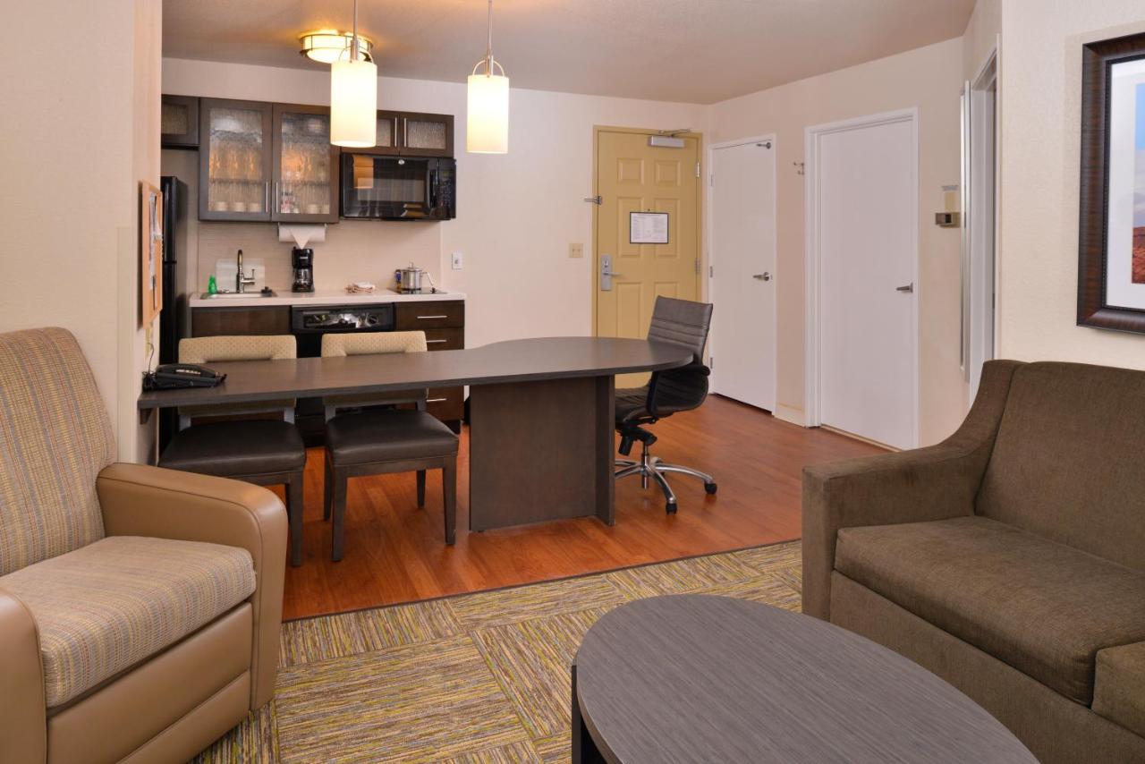 Queen Studio - Disability Access/Non-Smoking at Candlewood Suites Austin-Round Rock by IHG