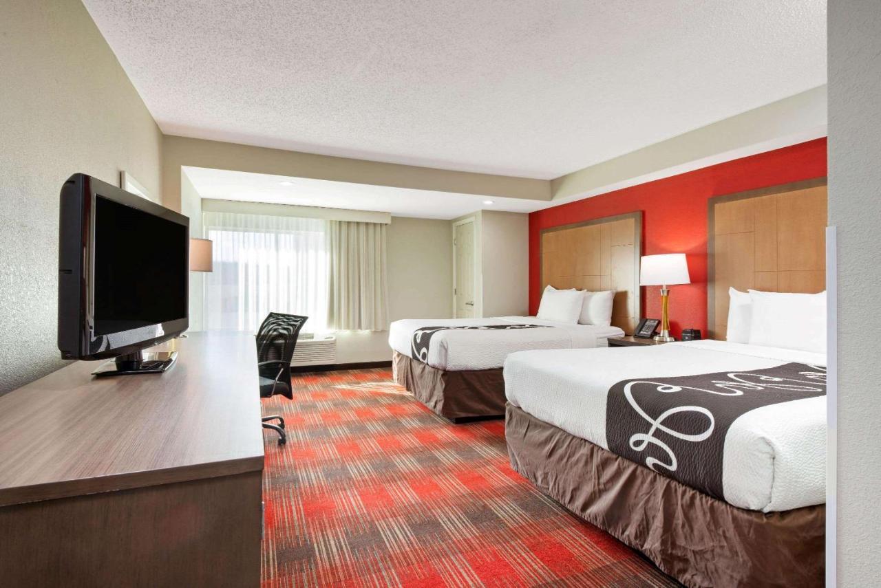 Queen Room with Two Queen Beds - Disability Access at La Quinta Inn & Suites by Wyndham DC Metro Capital Beltway