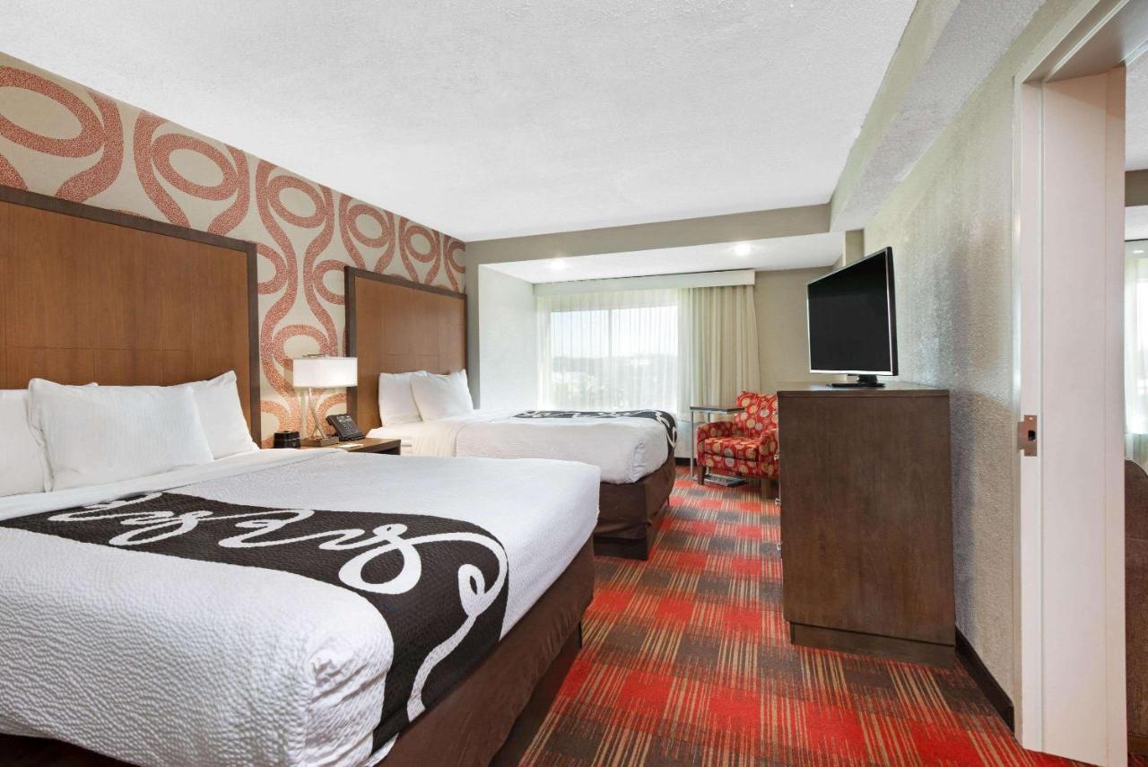 Deluxe Double Suite at La Quinta Inn & Suites by Wyndham DC Metro Capital Beltway
