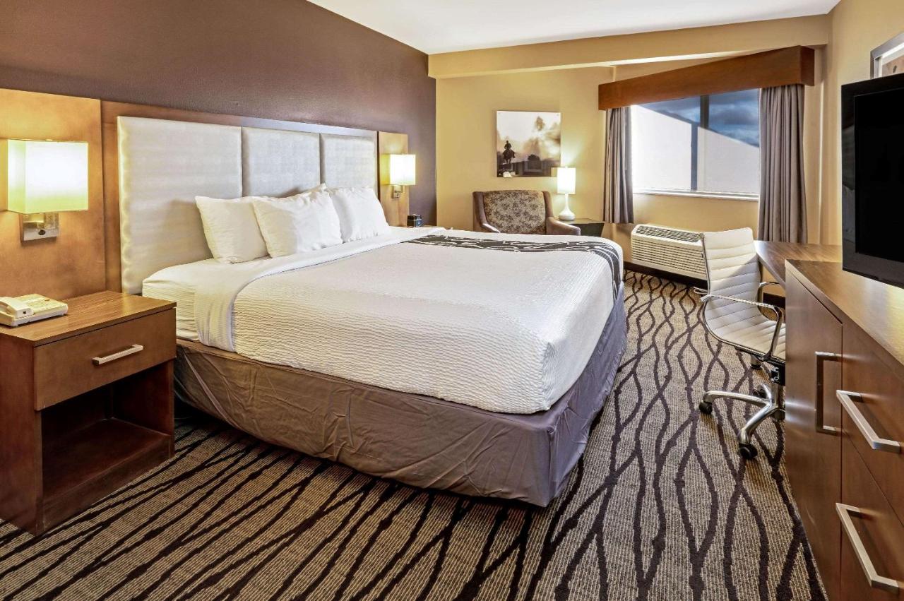 Queen Room with View and Mobility/Hearing Impaired Access - Non-Smoking at La Quinta Inn & Suites by Wyndham Butte
