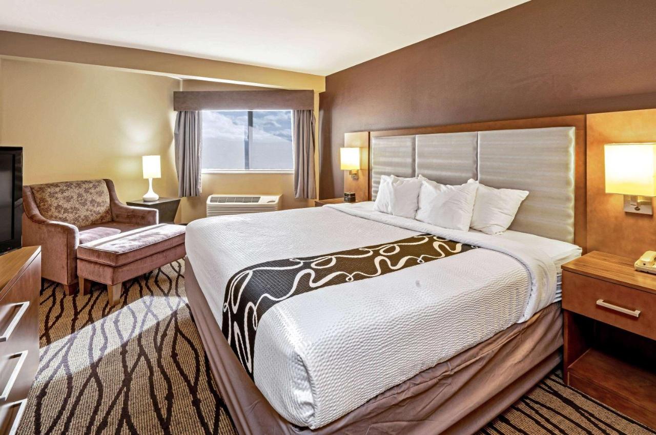 Deluxe King Suite with City/Mountain View - Non-Smoking at La Quinta Inn & Suites by Wyndham Butte