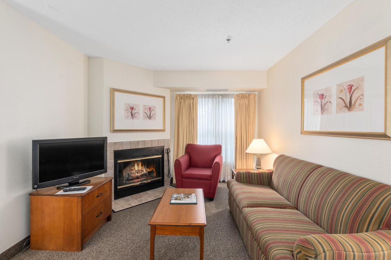 Two-Bedroom Suite at Residences at Daniel Webster
