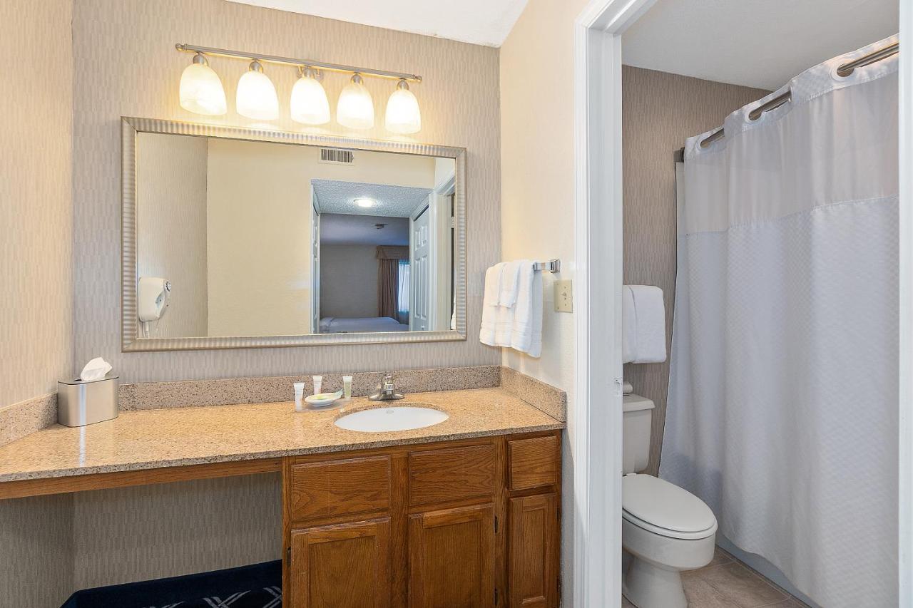 Queen Suite at Residences at Daniel Webster