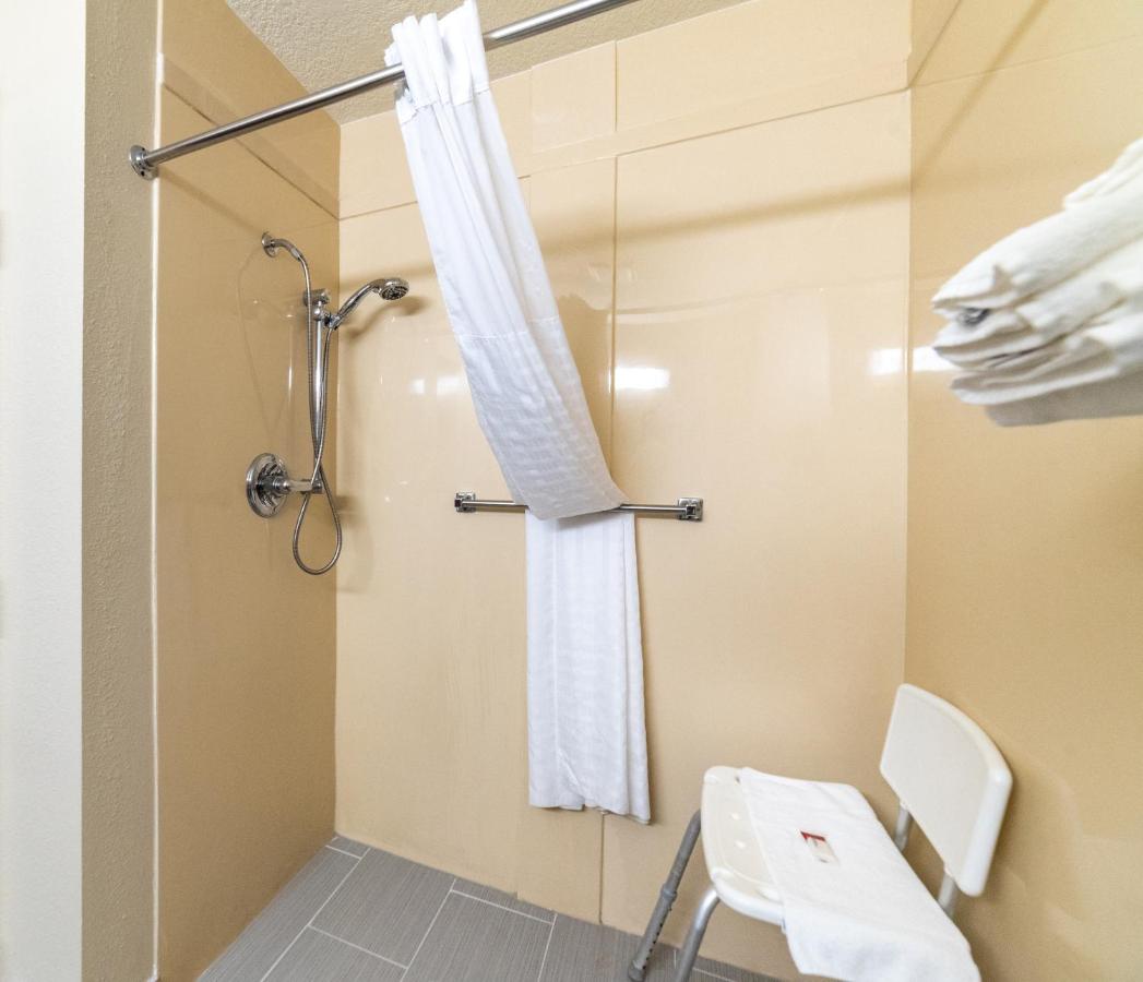 Deluxe King Room - Mobility Access/Non-Smoking at Baymont by Wyndham Caddo Valley/Arkadelphia
