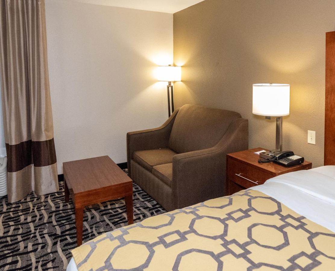 Deluxe Double Room with Two Double Beds - Non-Smoking at Baymont by Wyndham Caddo Valley/Arkadelphia