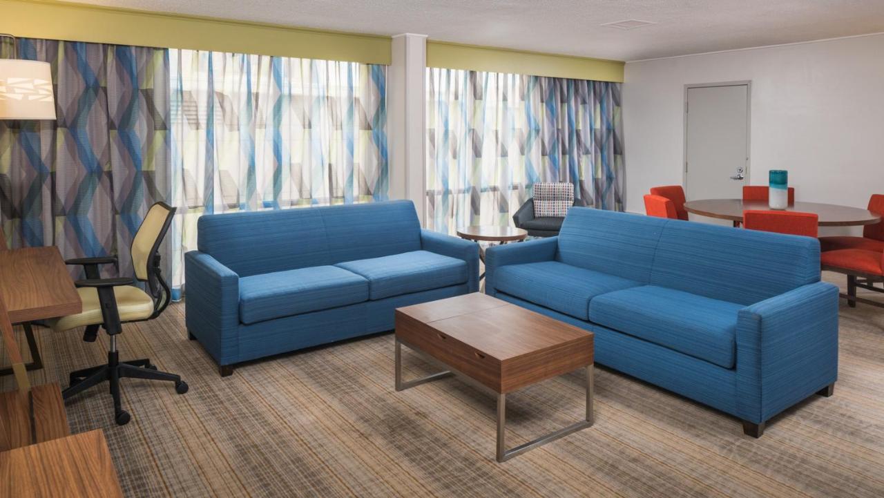 One Bedroom King Room - Non-Smoking at Holiday Inn Express Springfield, an IHG Hotel