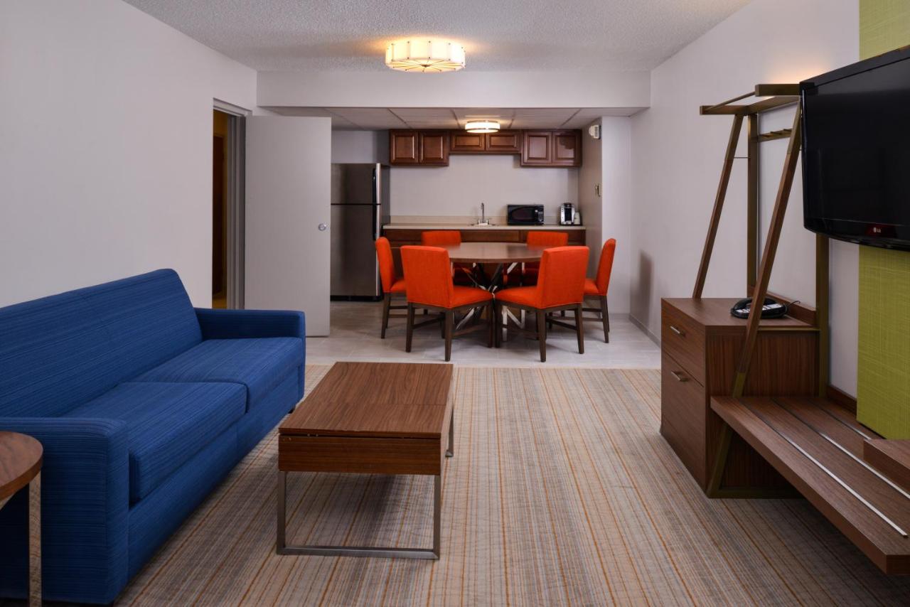 One Bedroom King Room - Non-Smoking at Holiday Inn Express Springfield, an IHG Hotel