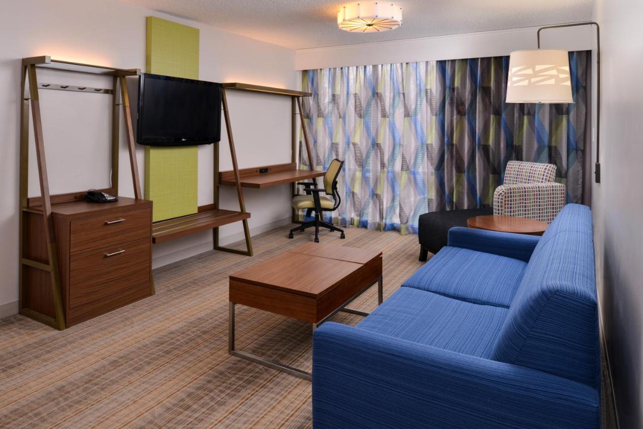 One Bedroom King Room - Non-Smoking at Holiday Inn Express Springfield, an IHG Hotel