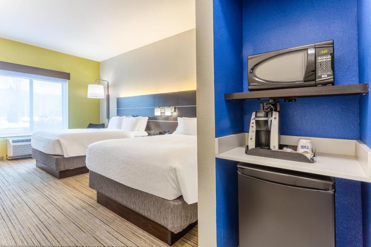 Queen Suite - Non-Smoking at Holiday Inn Express & Suites White Haven - Poconos by IHG