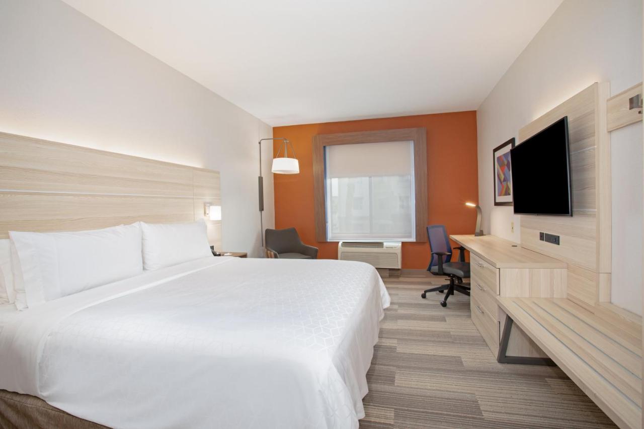 Executive King Room at Holiday Inn Express & Suites Phoenix - Glendale Sports Dist by IHG