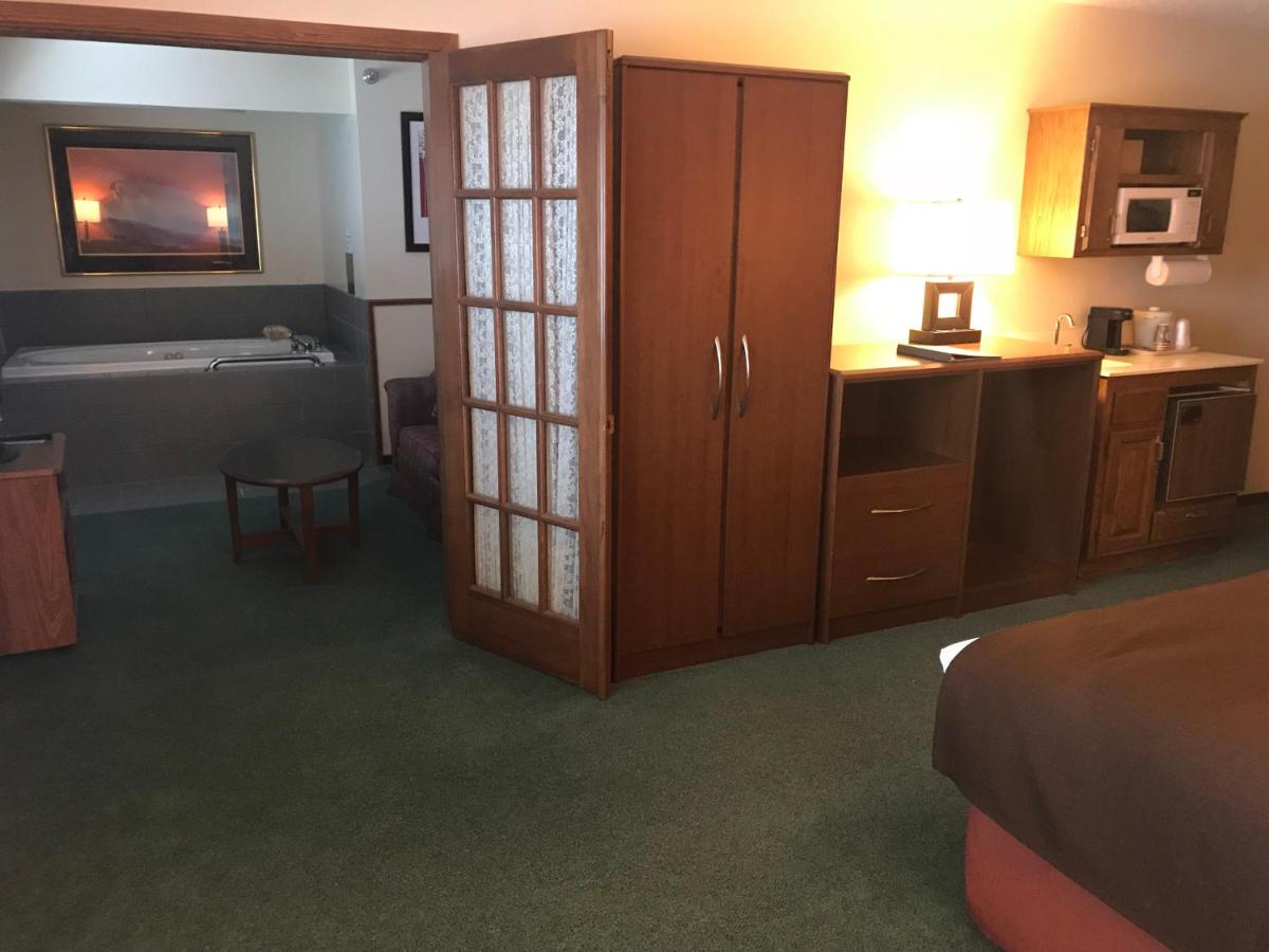 Deluxe One-Bedroom King Suite - Non-Smoking at AmericInn by Wyndham Blackduck