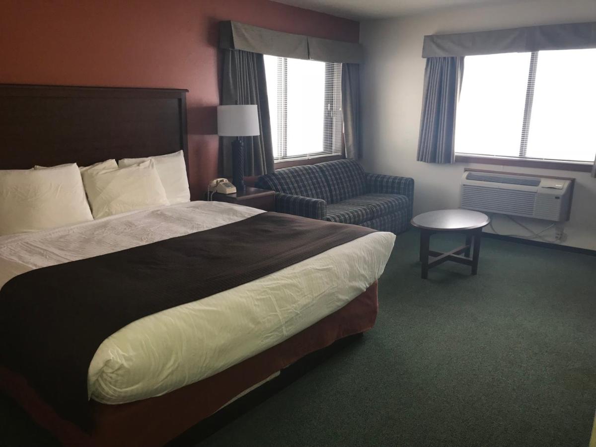 King Room - Mobility Access/Non-Smoking at AmericInn by Wyndham Blackduck