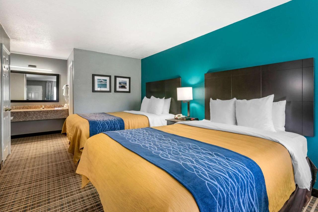Queen Room with Two Queen Beds - Non-Smoking at Comfort Inn Sun City Center - Ruskin - Tampa South