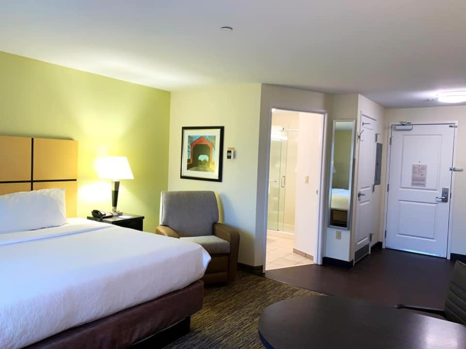 Studio Suite at Candlewood Suites Belle Vernon, an IHG Hotel