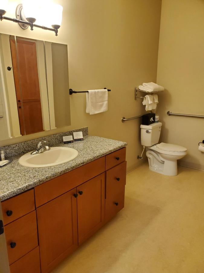 Efficiency Queen Room - Non-Smoking at Clarion Hotel & Suites Williston