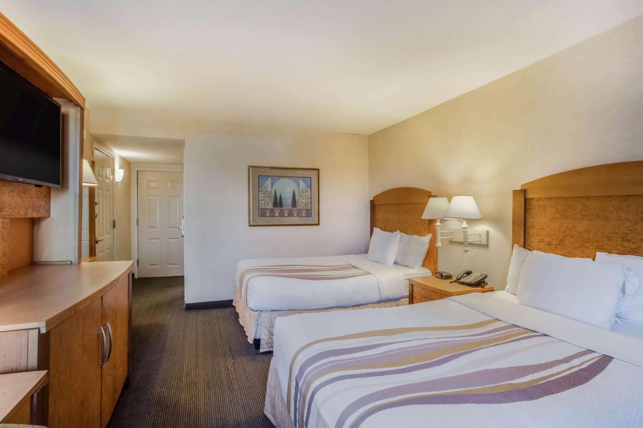 Double Room with Two Double Beds - Mobility Access at La Quinta Inn & Suites by Wyndham Islip - MacArthur Airport