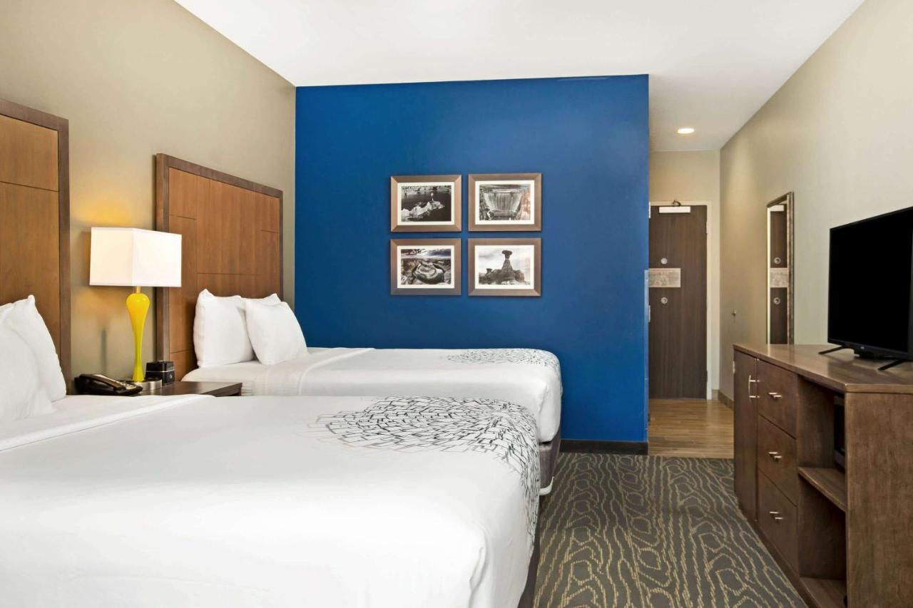 Queen Room with Two Queen Beds - Mobility and Hearing Access/Non-Smoking at La Quinta Inn & Suites by Wyndham Page at Lake Powell