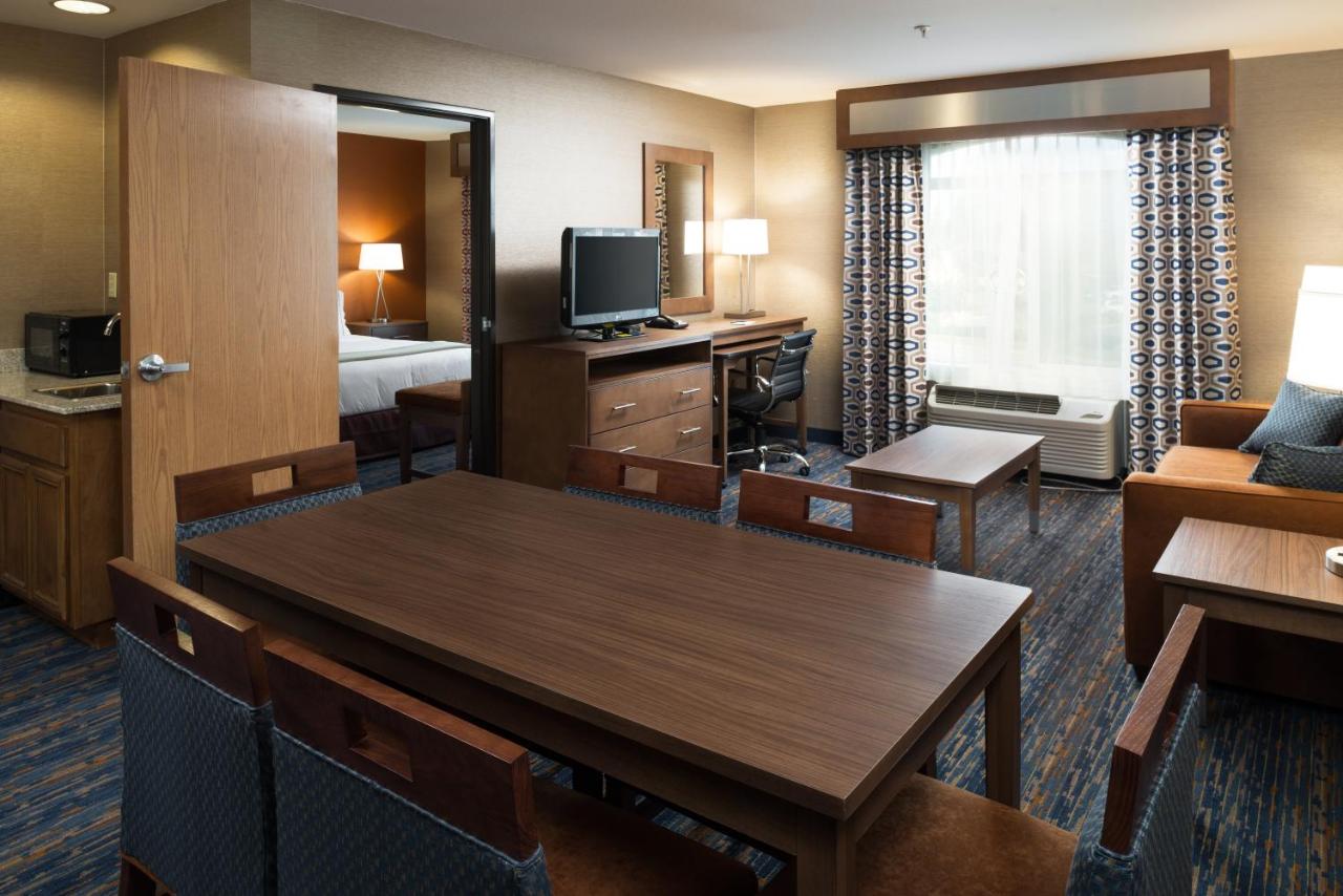 Deluxe Suite - Disability Access at Holiday Inn Express Rocklin - Galleria Area by IHG