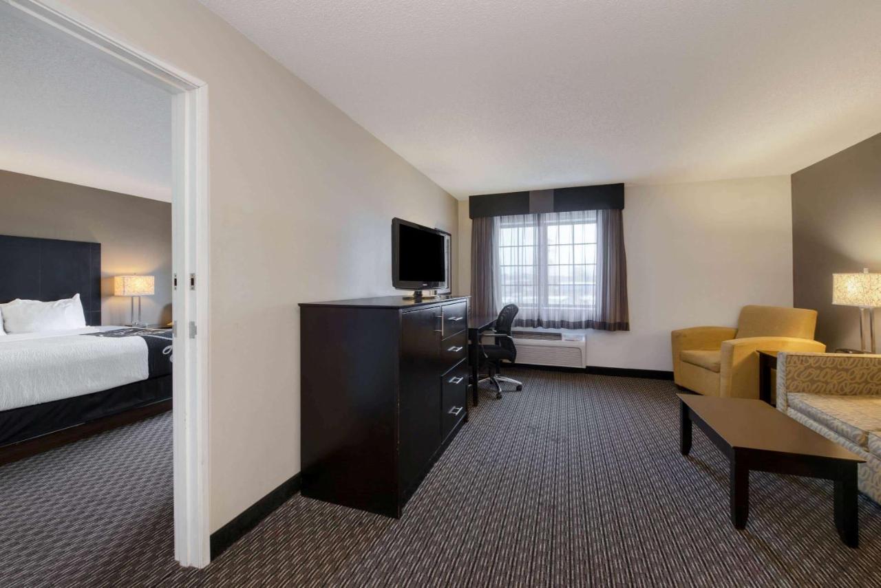 One-Bedroom King Suite - Non-Smoking at La Quinta Inn & Suites by Wyndham Cleveland Macedonia