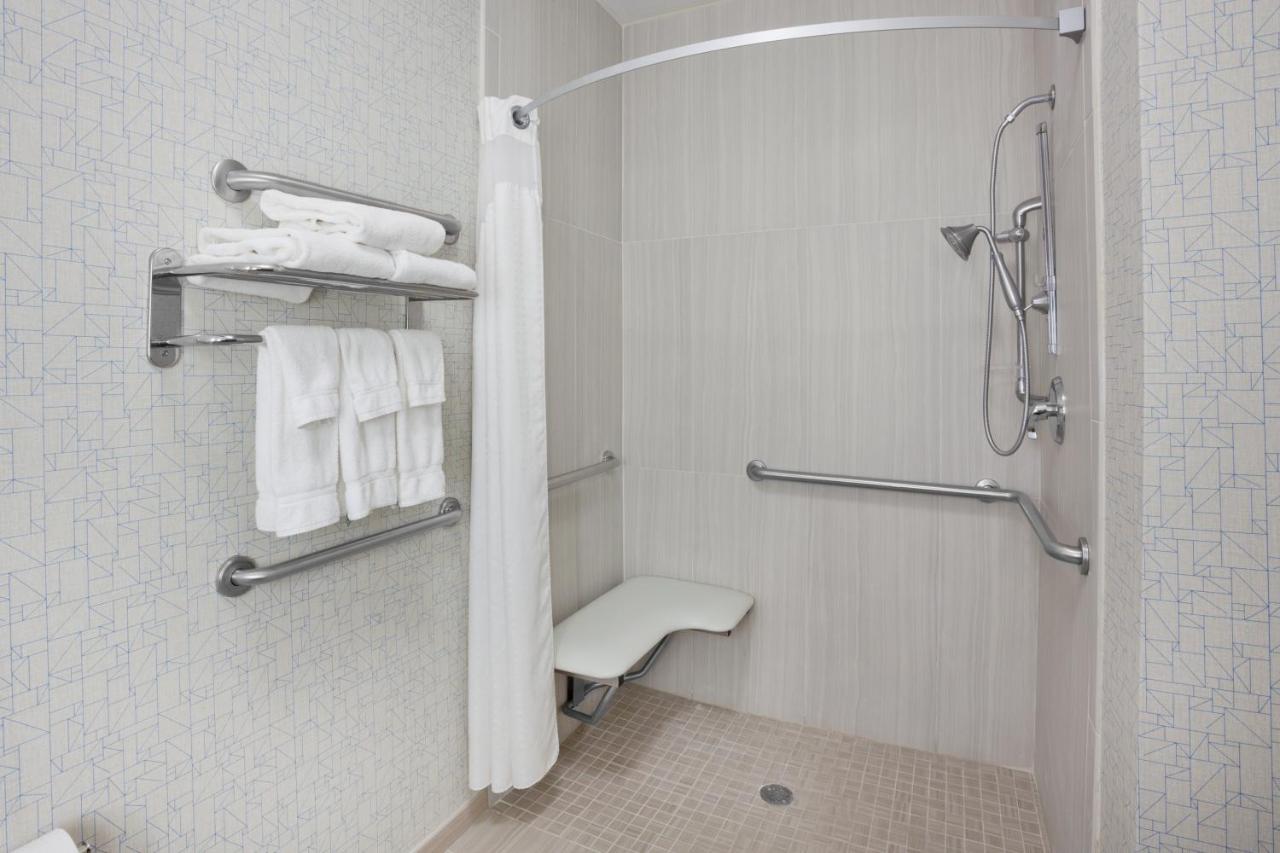 Executive King Room - Hearing Accessible - Non-Smoking at Holiday Inn Express Hotel & Suites Dickinson, an IHG Hotel