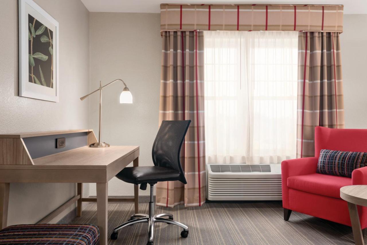 King Room with Roll-In Shower - Disability Access at Country Inn & Suites by Radisson, Schaumburg, IL