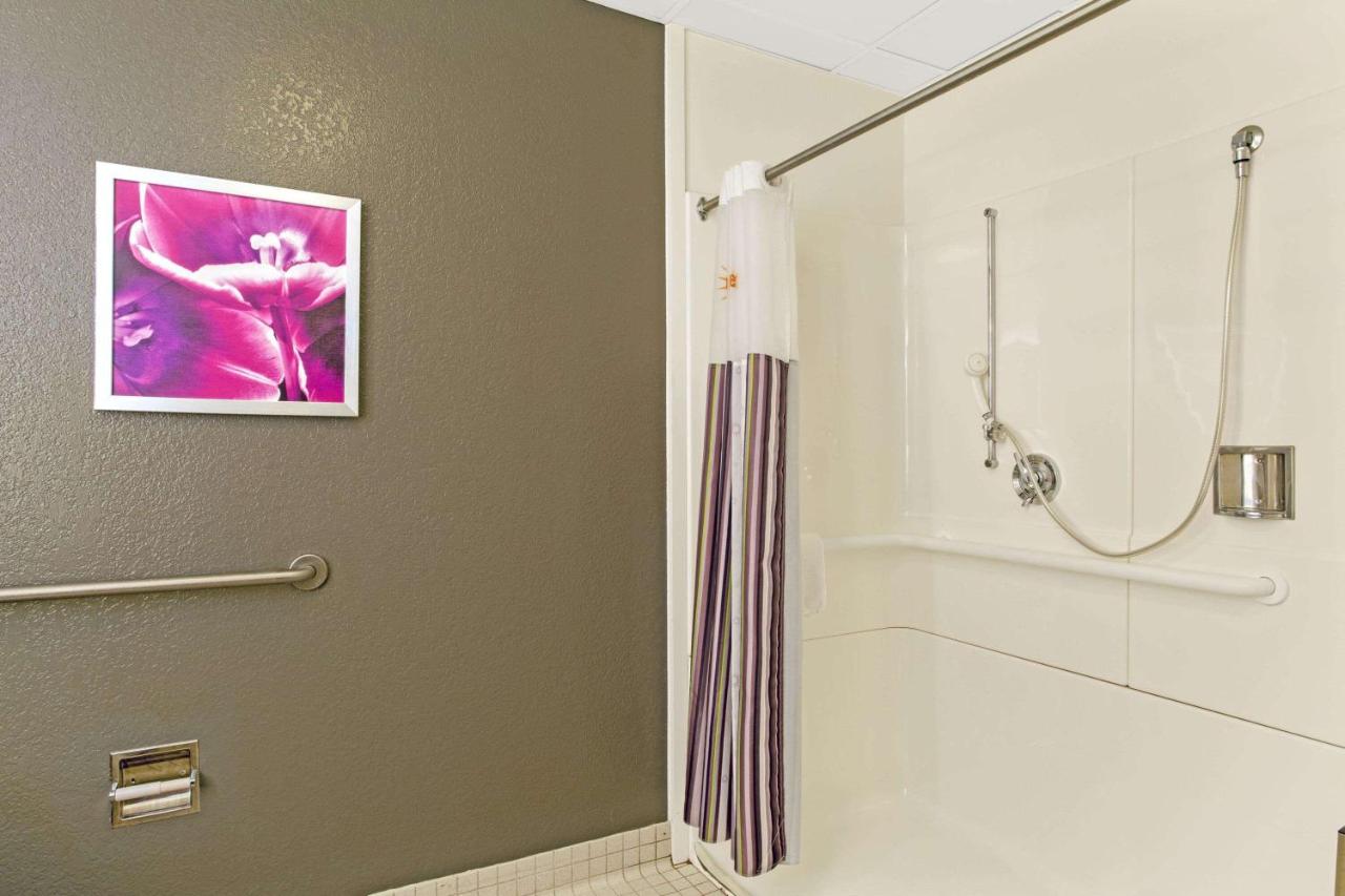 King Room - Mobility Access/Non-Smoking at La Quinta Inn & Suites by Wyndham Boston-Andover