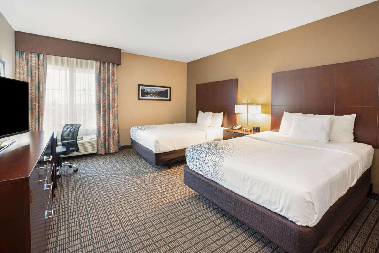 Deluxe Double Room with Two Double Beds at La Quinta Inn & Suites by Wyndham Bellingham