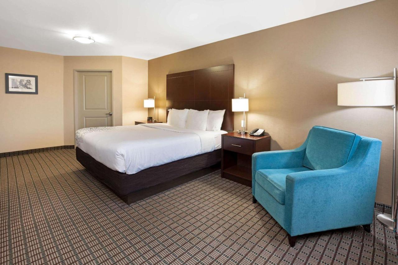Queen Room - Non-Smoking at La Quinta Inn & Suites by Wyndham Bellingham