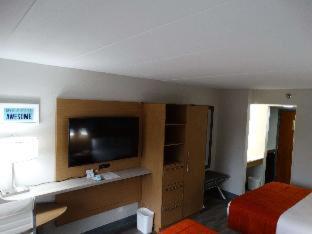 Room #28288023 at Best Western PLUS Executive Hotel