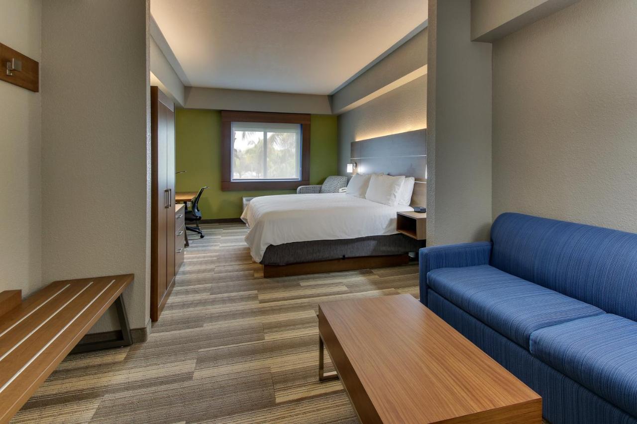 Suite - Mobility Access/Hearing Accessible at Holiday Inn Express & Suites West Palm Beach Metrocentre by IHG