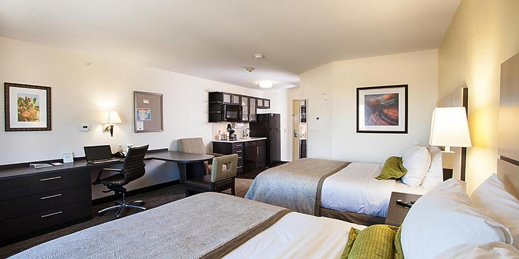 Studio Suite with Two Queen Beds and Mobility Accessible Tub at Candlewood Suites Belle Vernon, an IHG Hotel