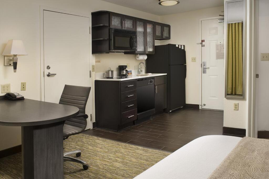 Studio Suite at Candlewood Suites Belle Vernon, an IHG Hotel