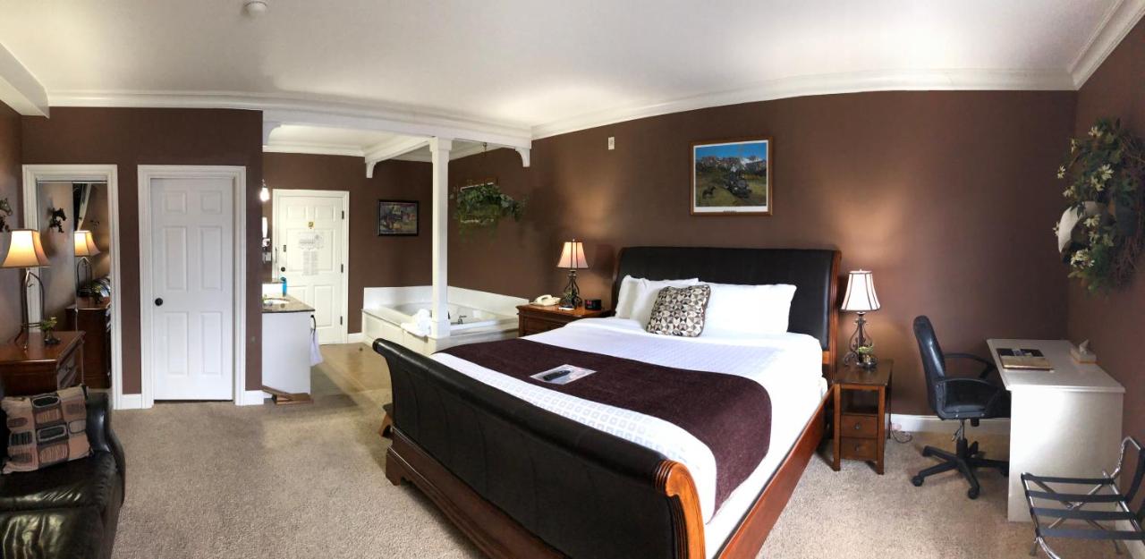 Luxury Suite at Depot Inn and Suites