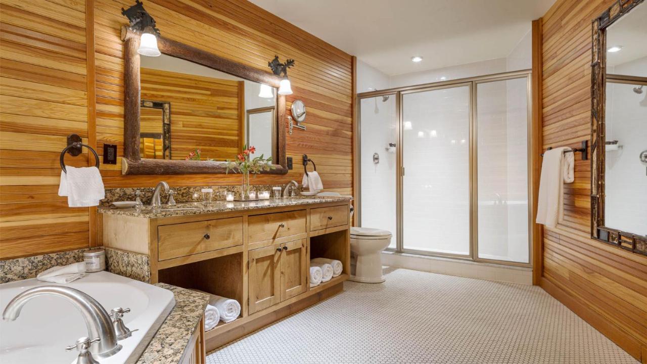 Deluxe One-Bedroom Suite at The Whiteface Lodge