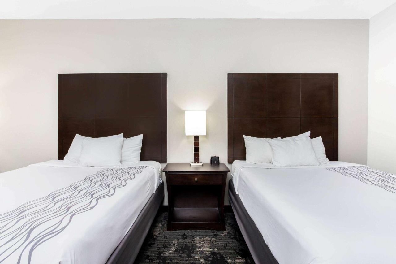 Deluxe Queen Room with Two Queen Beds at La Quinta Inn & Suites by Wyndham Columbus - Edinburgh