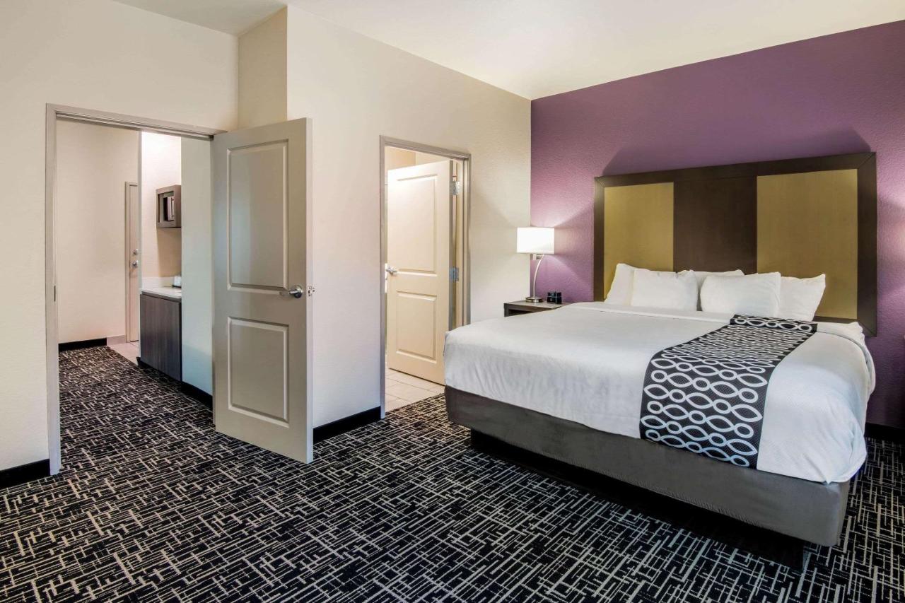 Deluxe Family Suite - Non-Smoking at La Quinta Inn & Suites by Wyndham Pampa