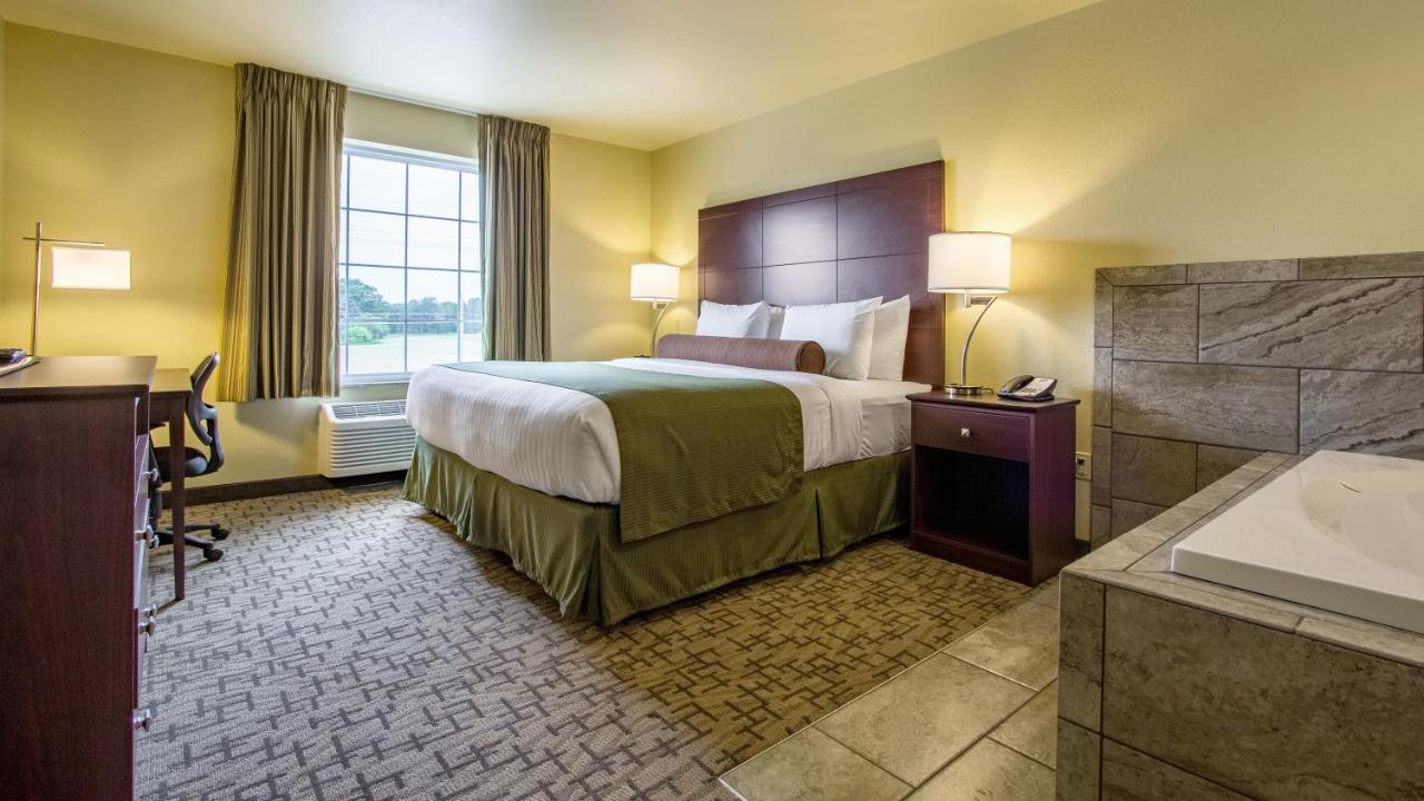 King Suite with Spa Bath at Cobblestone Hotel & Suites - Orrville