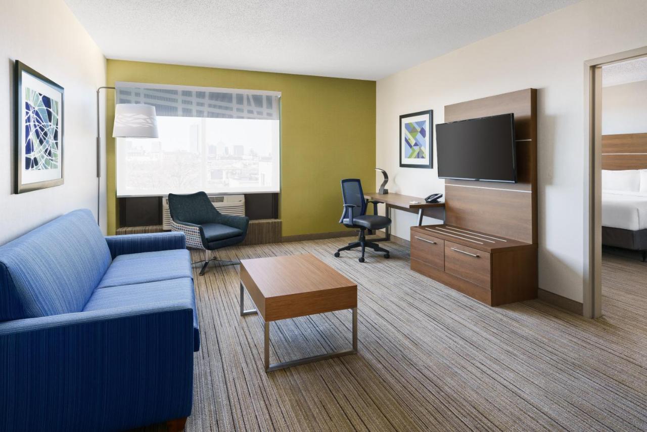 King Suite at Holiday Inn Express Boston by IHG
