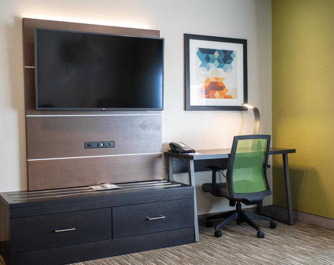 Queen Room with Two Queen Beds Suite - Non-Smoking at Holiday Inn Express Prescott by IHG