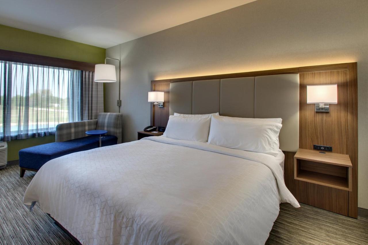 King Room - Non-Smoking at Holiday Inn Express & Suites Troy by IHG