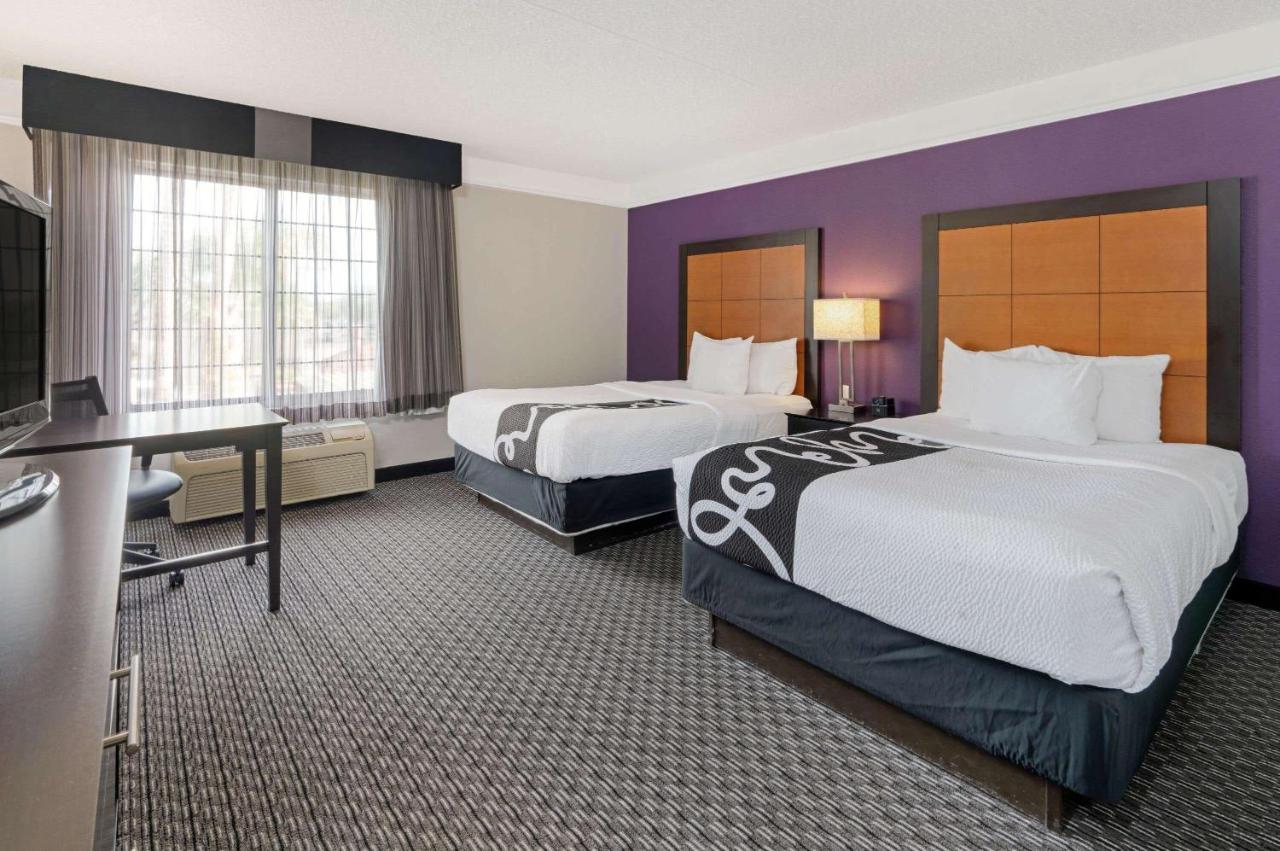 Deluxe Double Room with Two Double Beds at La Quinta Inn & Suites by Wyndham Phoenix Scottsdale