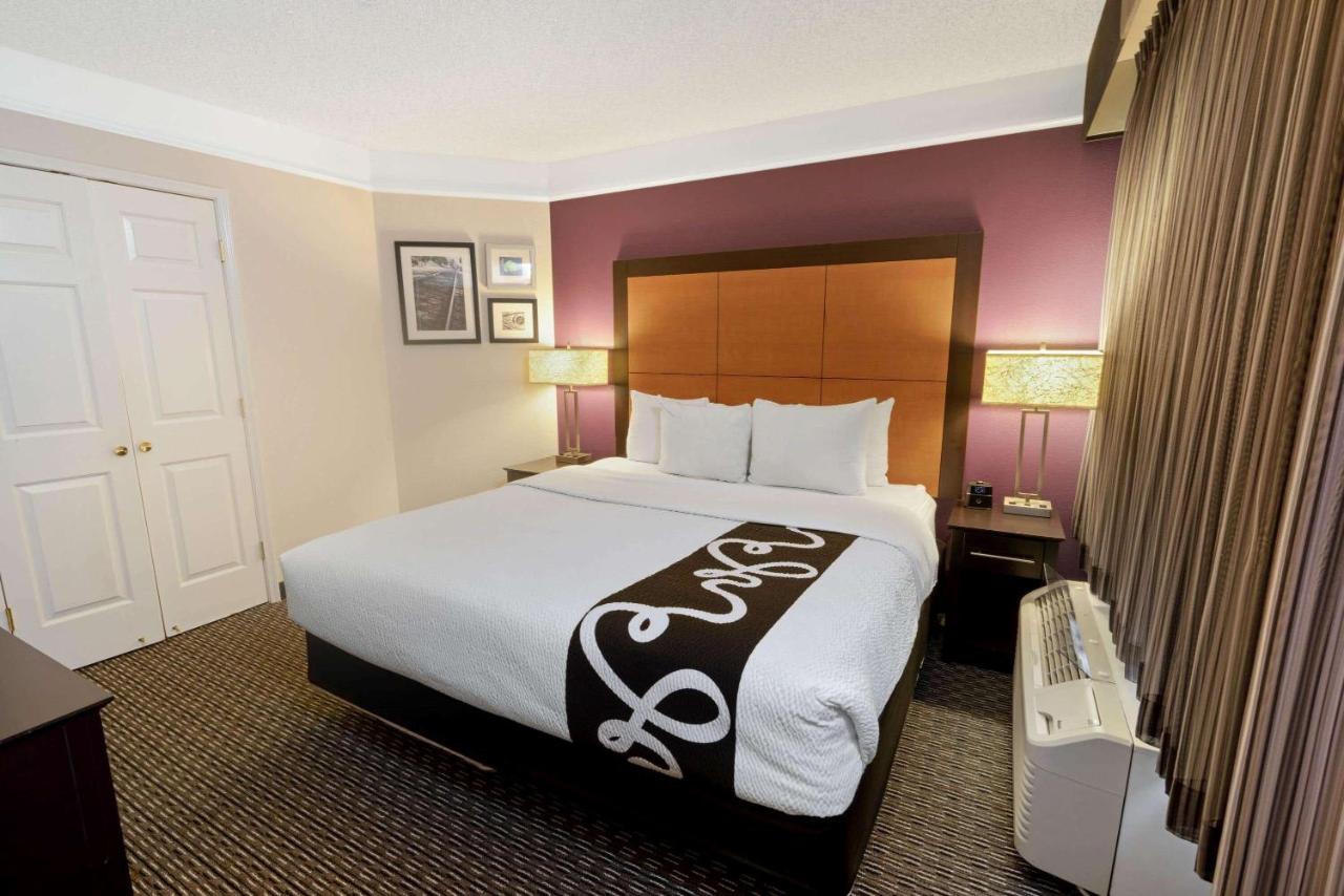 Deluxe King Suite at La Quinta Inn & Suites by Wyndham Phoenix Scottsdale