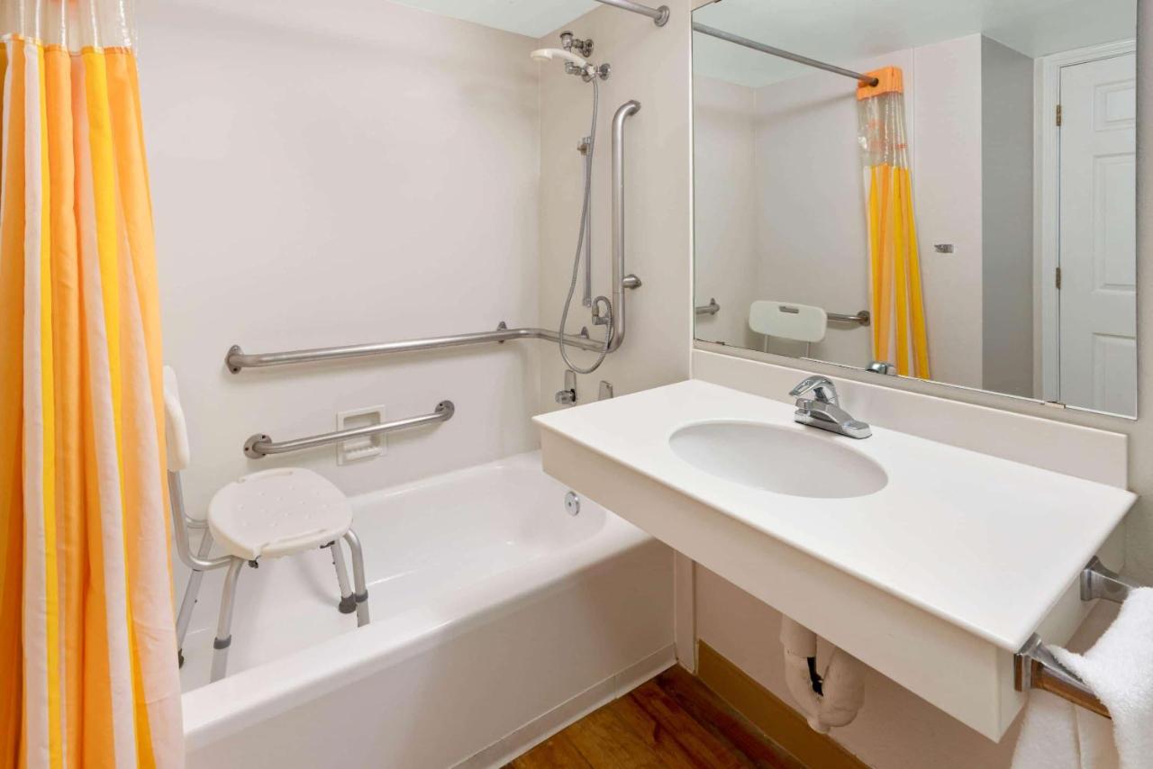 Double Room with Two Double Beds - Mobility Access/Non-Smoking at La Quinta Inn by Wyndham Phoenix Sky Harbor Airport