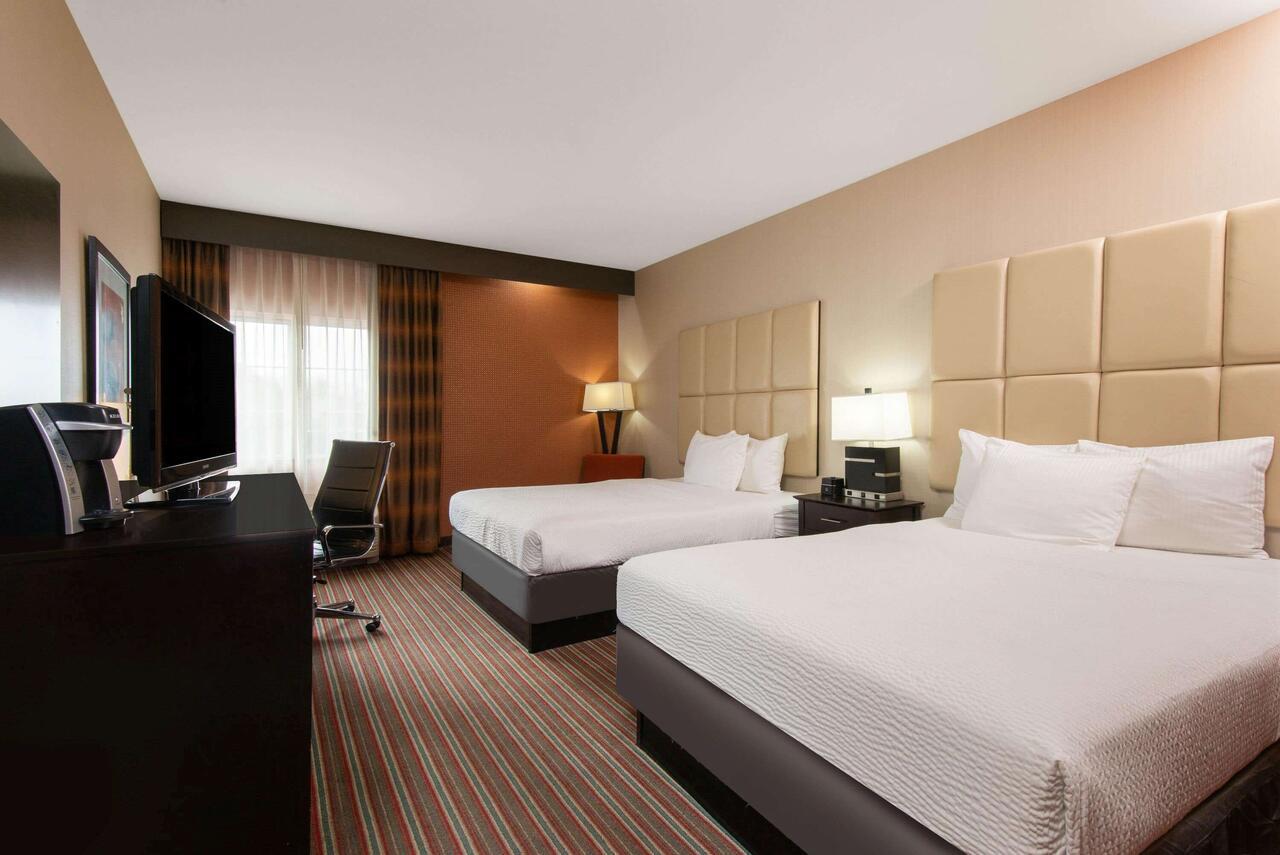 Queen Room with Two Queen Beds - Disability Access at La Quinta Inn & Suites by Wyndham Harrisburg-Hershey