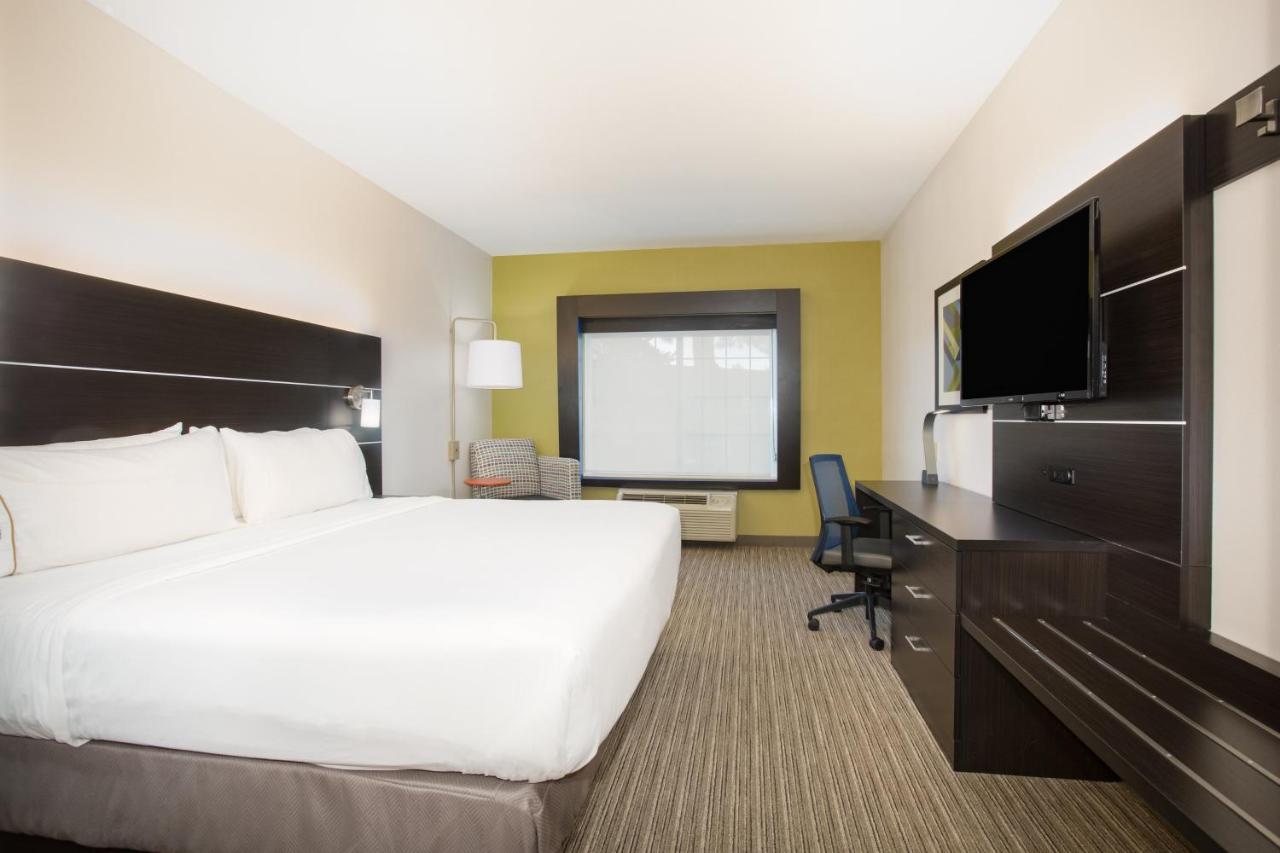  | Holiday Inn Express Hotel & Suites Ft. Collins