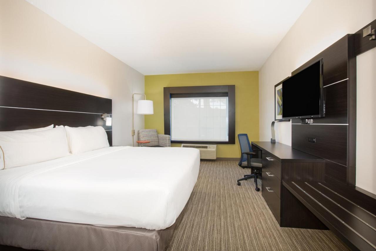 King Room at Holiday Inn Express Hotel & Suites Ft. Collins by IHG