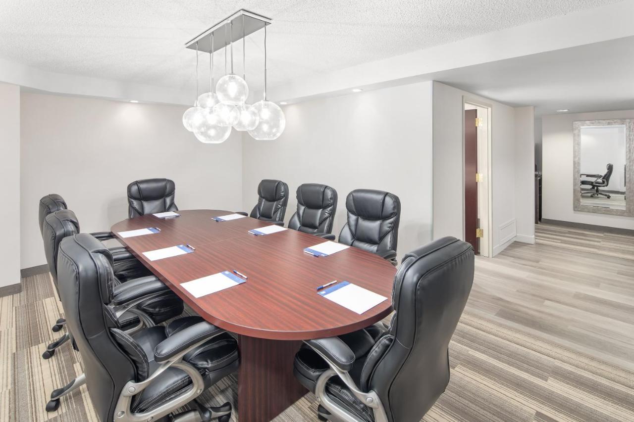 King Executive Boardroom Suite at Holiday Inn Express & Suites Greenville-I-85 & Woodruff Rd by IHG